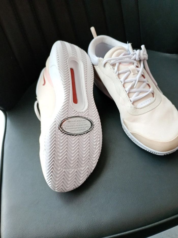 Basket Nike neuve - photo numéro 3