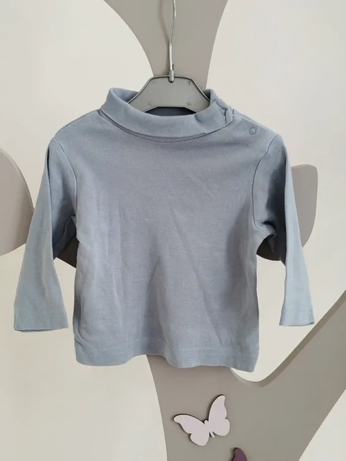 Sous-pull bleu taille 3 mois