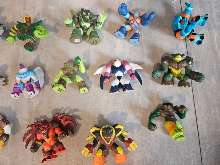 Lot de 20 figurines gormiti - photo numéro 4