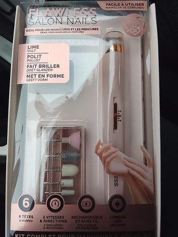 Manucure / Pédicure Flawless FTFNAILS01