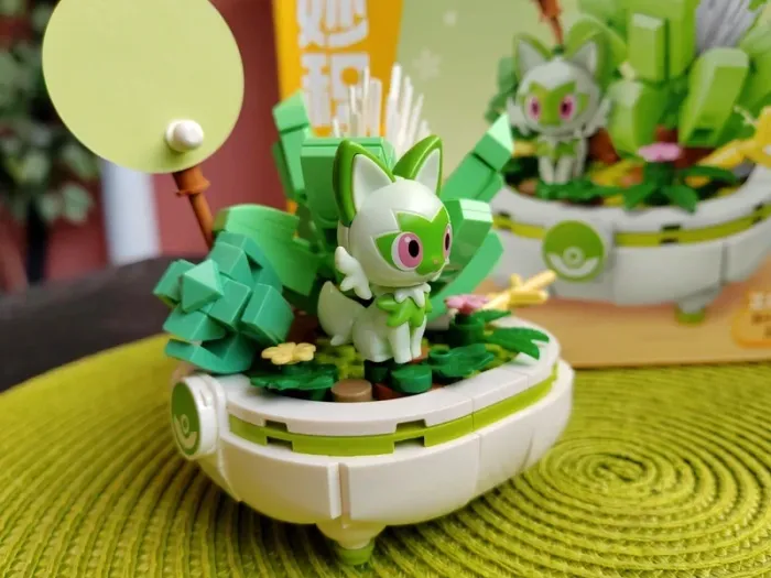 Figurine de construction, bloc (Mega - Lego) Pokémon, Poussacha ( Sprigatito ) - photo numéro 12