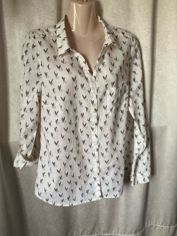 Chemisier blanc cassé imprimé plumes noires 40