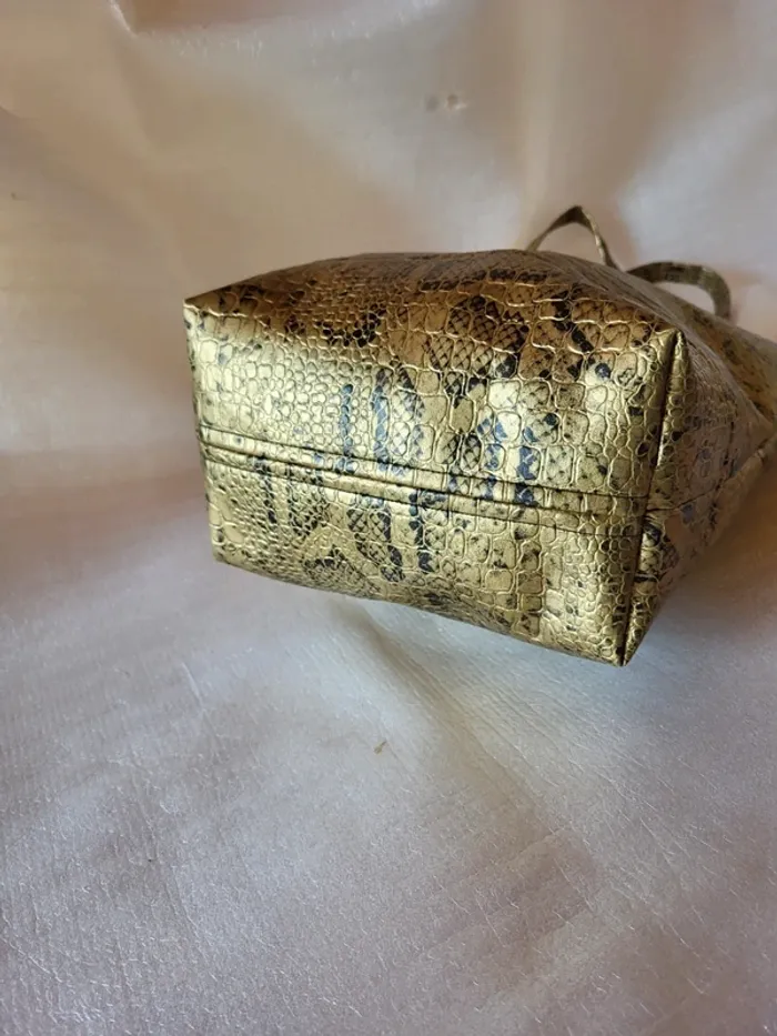 Sac doré - photo numéro 5