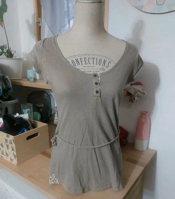 T shirt taupe