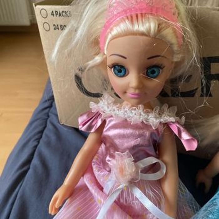 2poupées  princesses - photo numéro 2