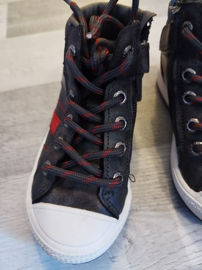 🌀 Chaussures taille 25 - photo numéro 2