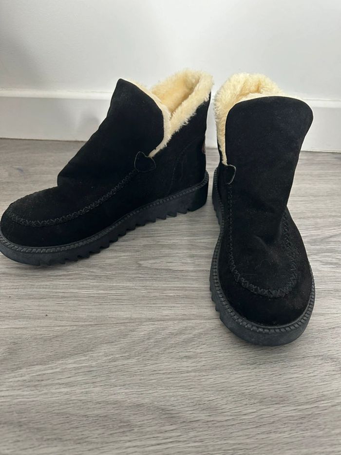 Boots plateformes fourrées noir et beige crème T 37/38