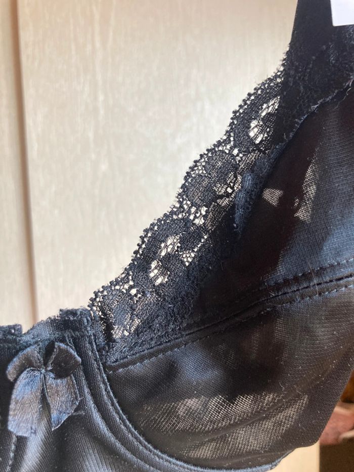 Superbe soutien gorge noir dentelle 90C - photo numéro 2