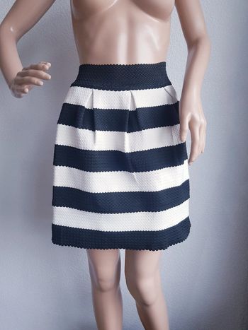 Jupe lignée blanc et noir - Taille élastiquée - Neuve !