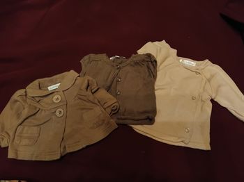 Lot 3 pulls bébé 1 mois