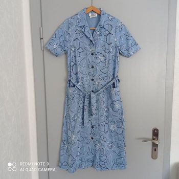 Robe bleu clair à fleurs t34