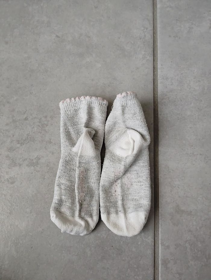 Un collant et une paire de chaussettes - photo numéro 5