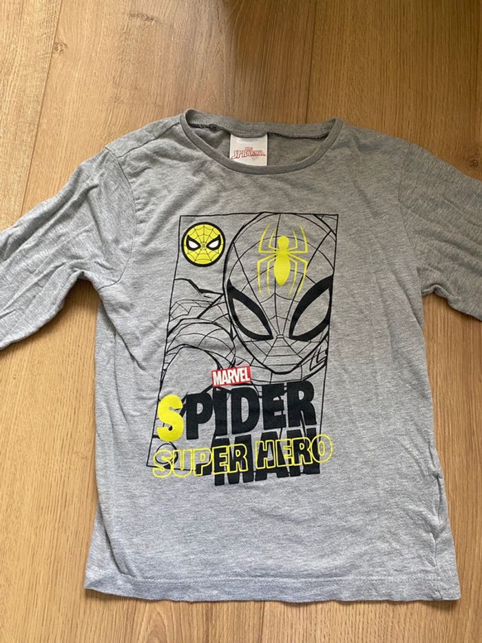 t-shirt spider man Marvel