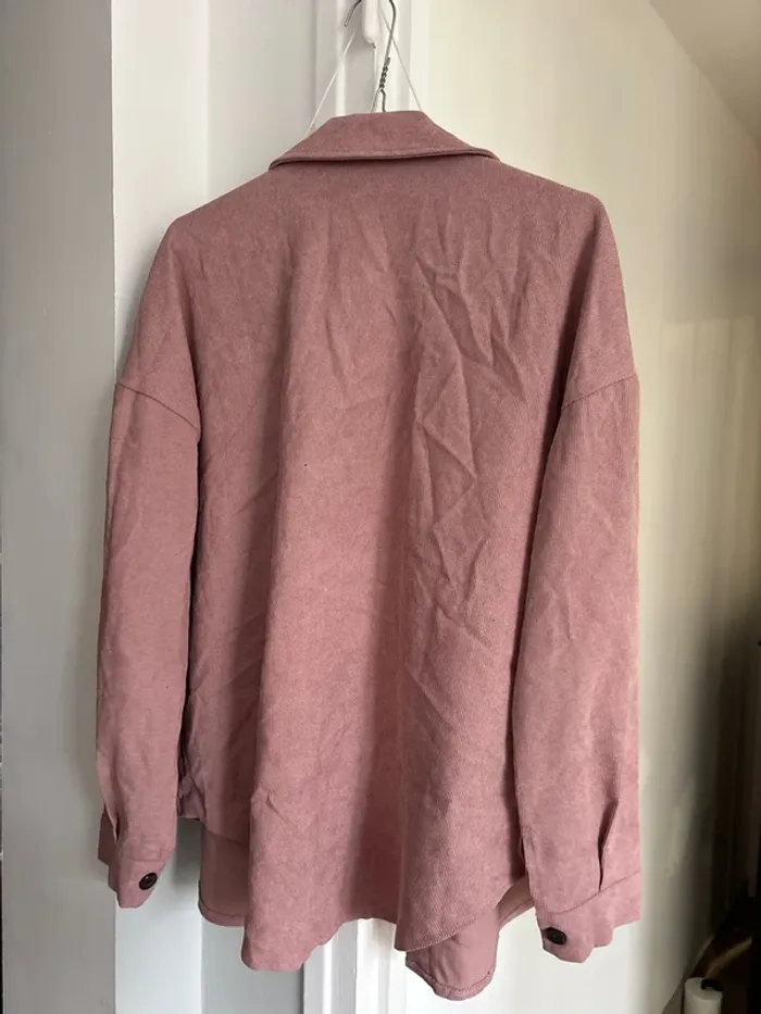 Sur chemise rose - photo numéro 3