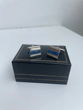 Boutons de manchettes neuf