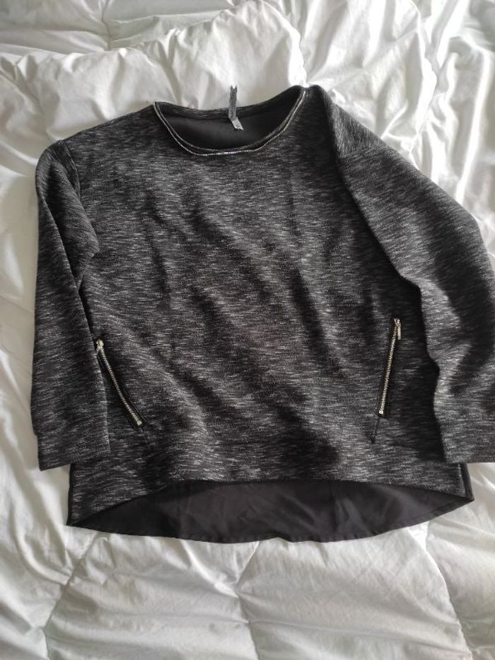 Pull taille M Deeluxe