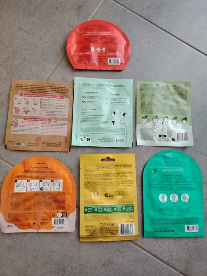 Lot de 7 masques divers - photo numéro 2