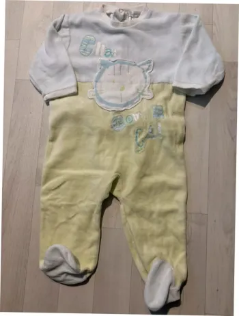 Pyjama velours motif chat blanc et vert 12 mois kitchoun
