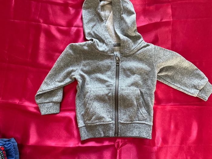 Lot 4 vêtements 12 mois - photo numéro 5