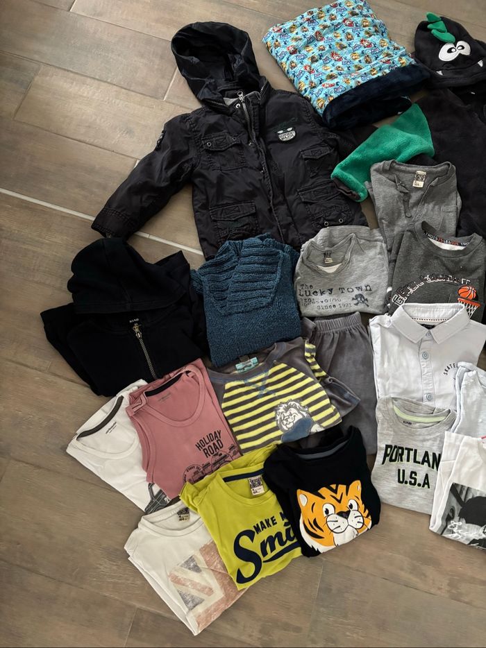 Lot de 22 vêtements garçon 4 ans - photo numéro 2