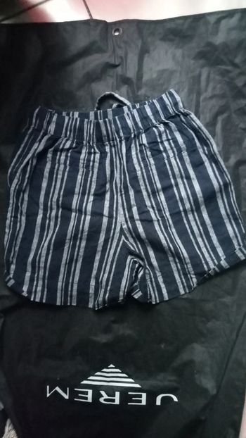 Short rayé fluide  47% cotton
