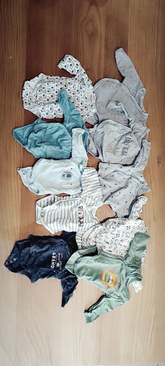 Lot Bodies Vertbaudet en 3 mois à peine porté.