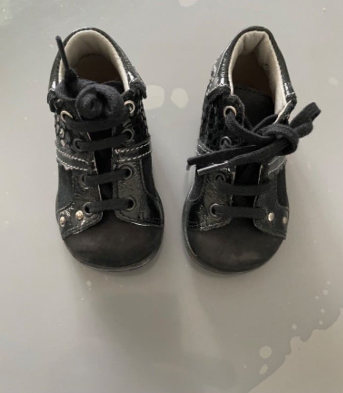 Belles chaussures T 18 Little Mary tout cuir