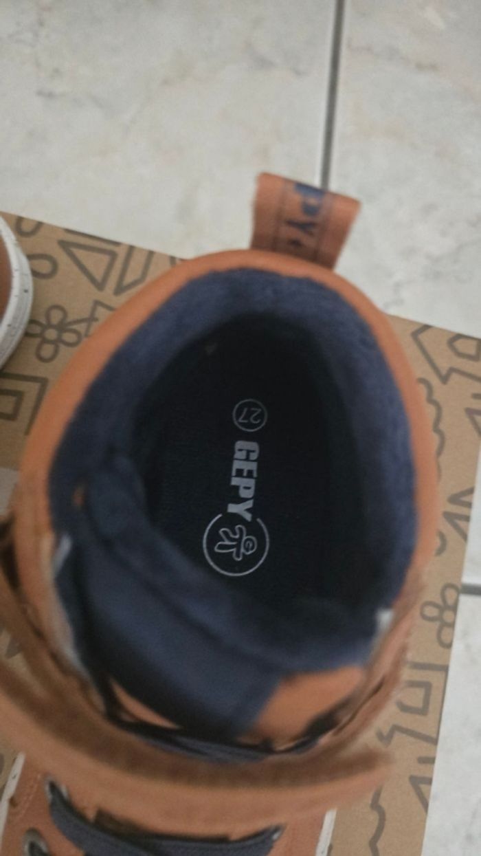 NEUVES NON PORTÉES 🏷🥰🤩💙superbes baskets chaudes pointure 26 garçon - photo numéro 7