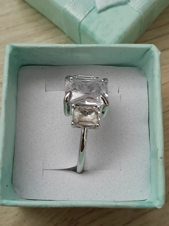 Bague, style classique,  3 pierres transparentes taille 60 - photo numéro 3