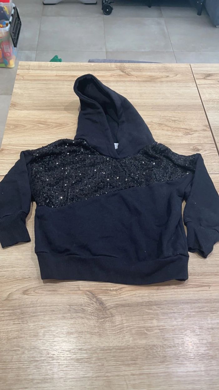 Sweat à capuche et sequins 6 ans