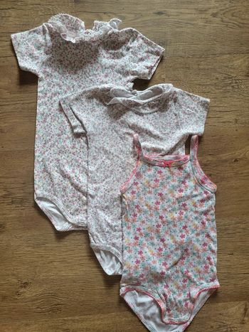 Lot de 3 bodys à fleurs liberty fille petit bateau 3ans.