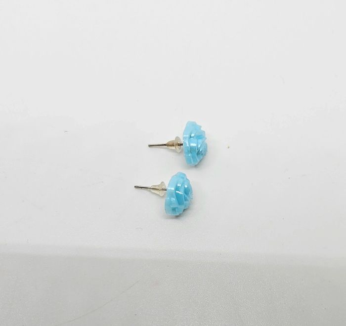 Paire de boucles d'oreilles. Neuve. - photo numéro 2
