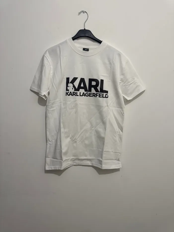 T-shirt Blanc – Hommage à Karl Lagerfeld – Taille S