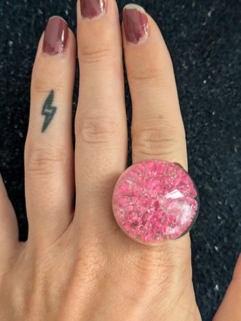 Grosse bague ronde style pylônes