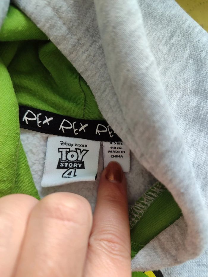 sweat toy story 4 primark  4/5 ans - photo numéro 4