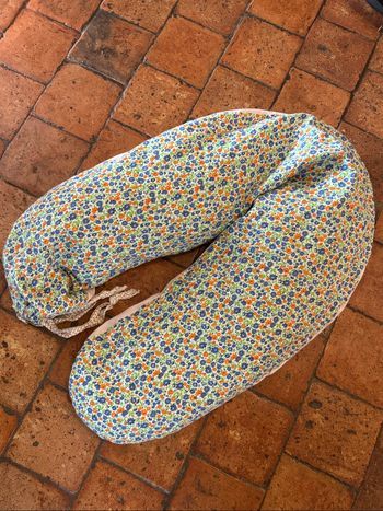 Coussin d’allaitement avec housse
