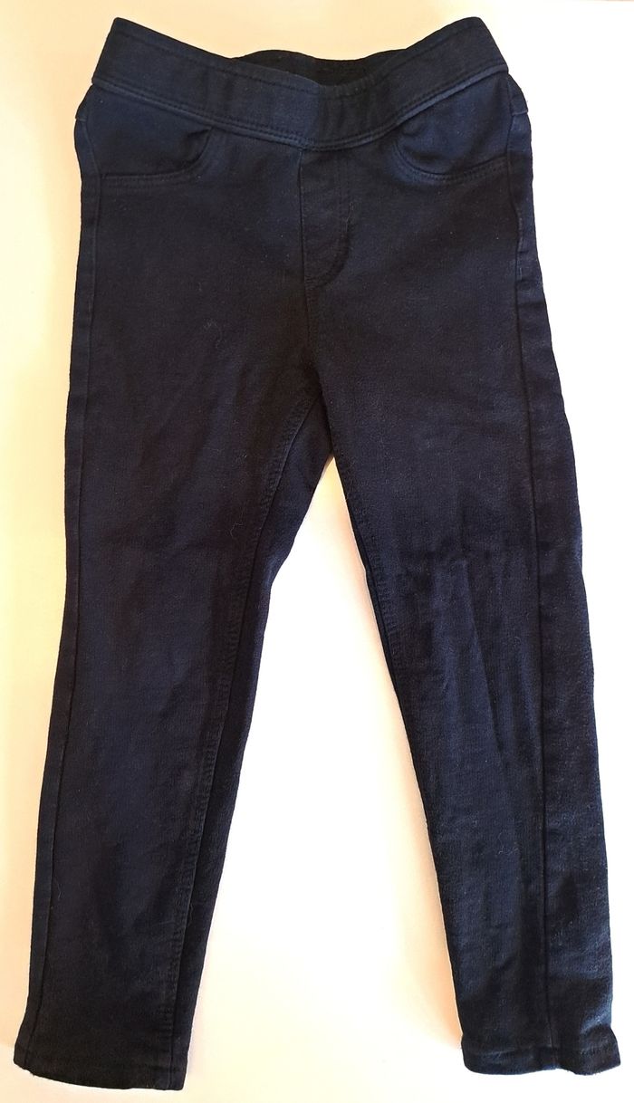 Lot de 2 pantalons fille 4 ans TBE - photo numéro 6