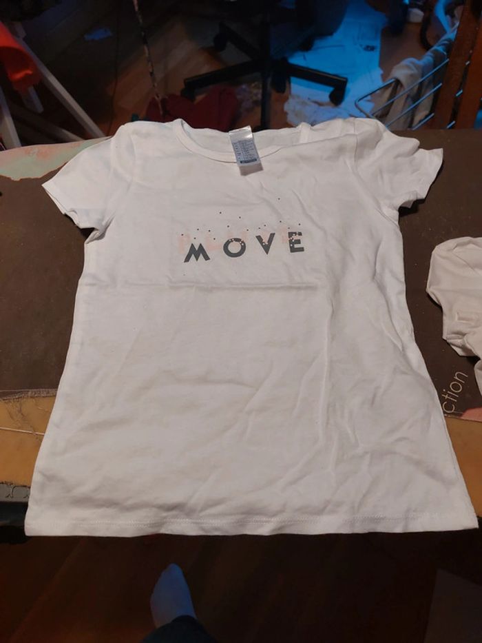 T-shirt Décathlon 5-6A neuf