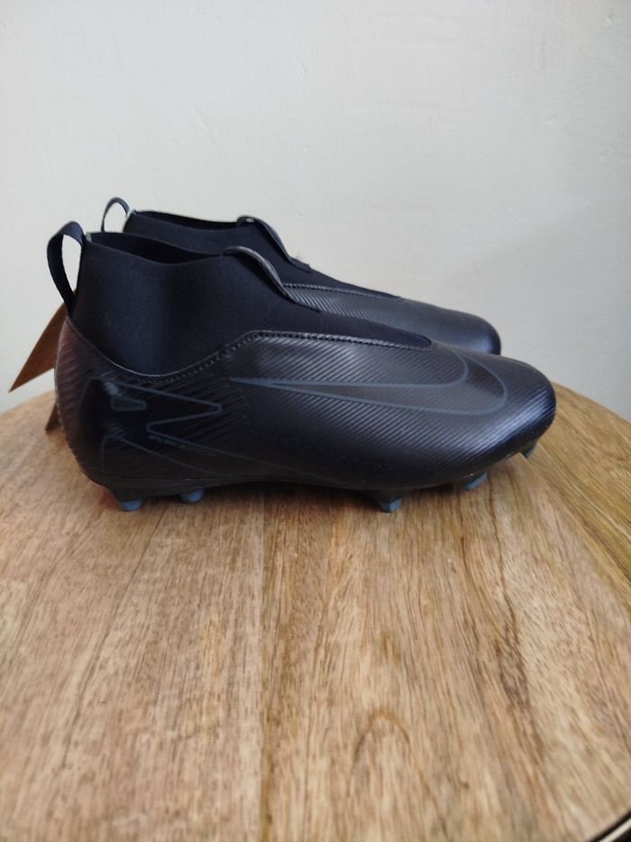 Crampons Nike T 36 - photo numéro 6