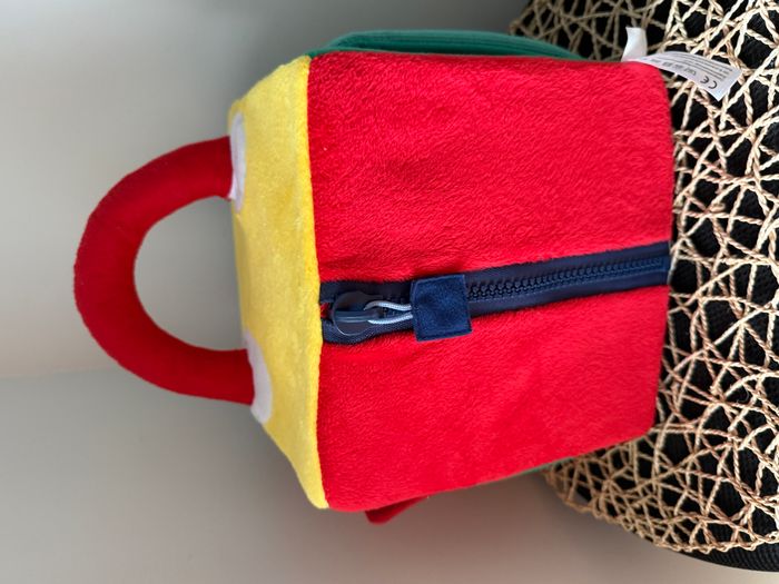 Jouet d'éveil cube sensoriel - photo numéro 2