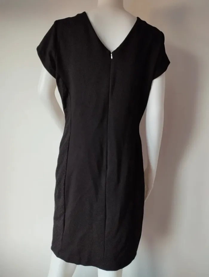 Robe épaisse avec liseré argenté Voodoo taille 42 - photo numéro 5