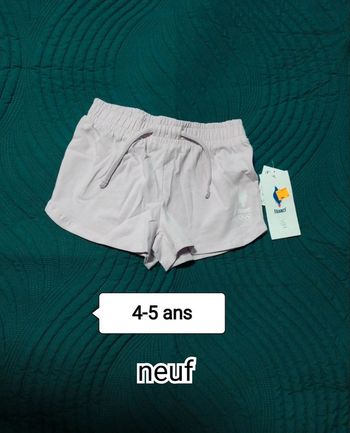 Short rose neuf 4-5 ans