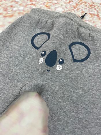 Pantalon en molleton impression koala sur les fesses