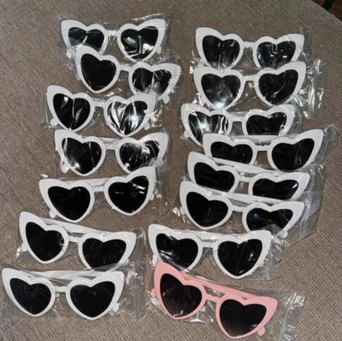 Lot de 15 paires de lunettes de soleil cœur