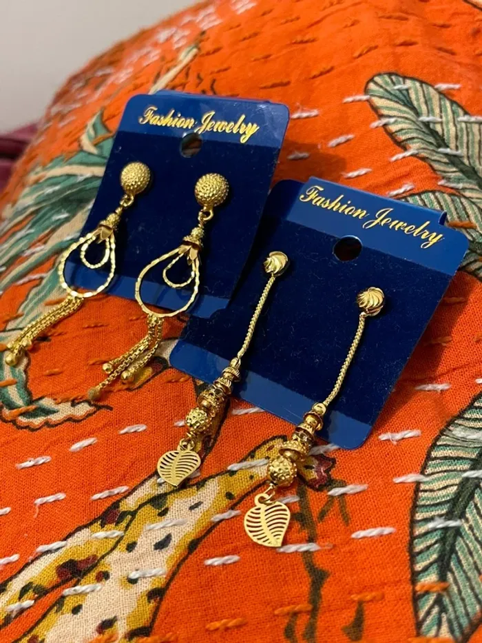 Lot de deux paires de boucles d’oreilles originales et élégantes - photo numéro 2