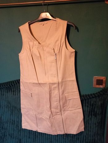 Robe écru entièrement zippée