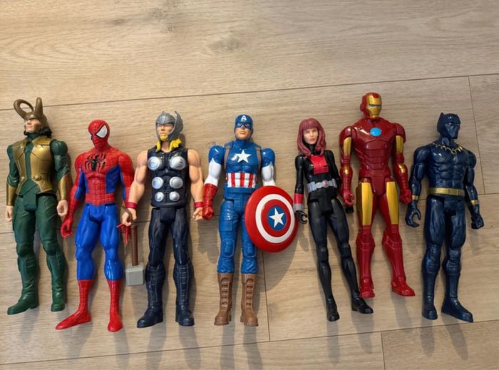 Figurine avengers