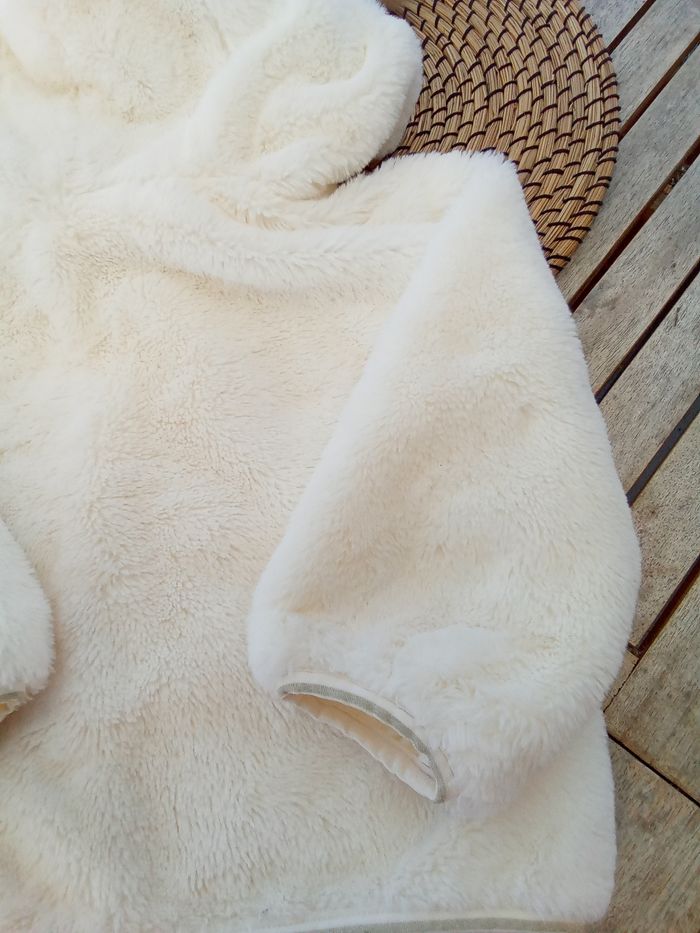 Veste crème en fausse fourrure avec capuche TAO taille 3 ans - photo numéro 10