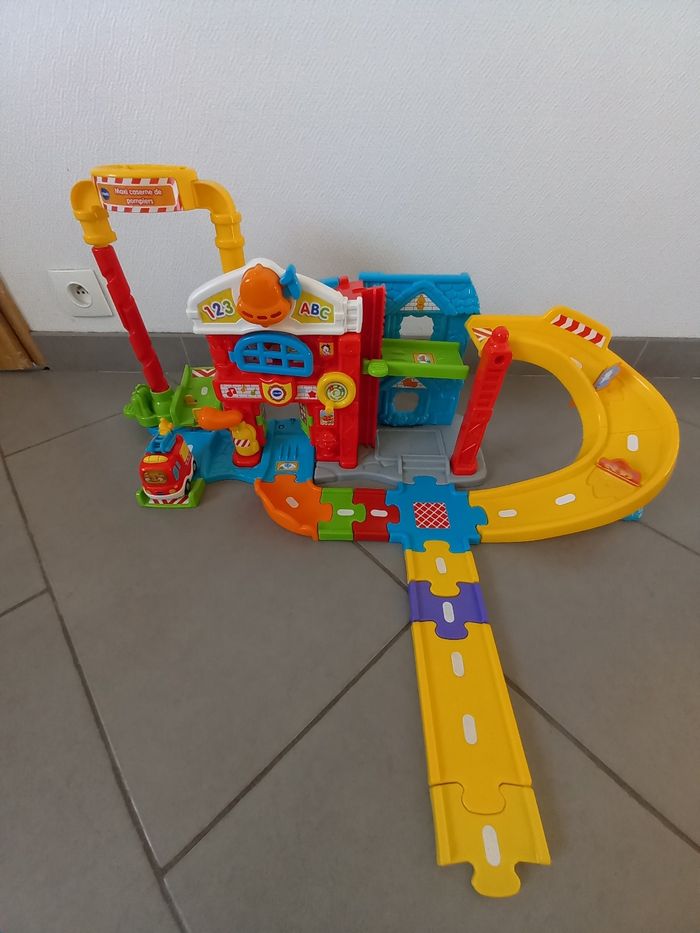 Caserne pompier tut tut bolide - photo numéro 2