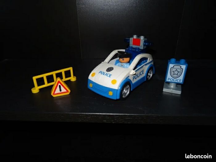 Lego Duplo
 Voiture de Police - photo numéro 8
